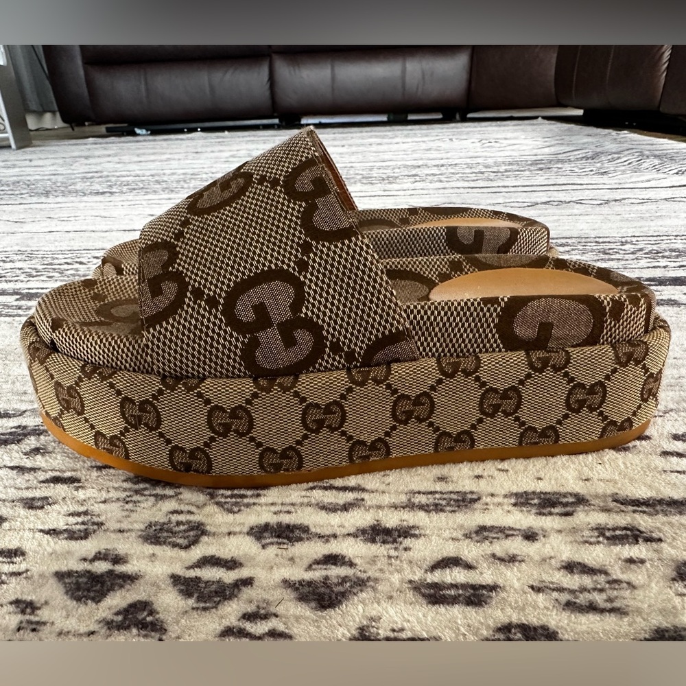 Gucci Angelia platform sandal US size 7.5 EU size 38